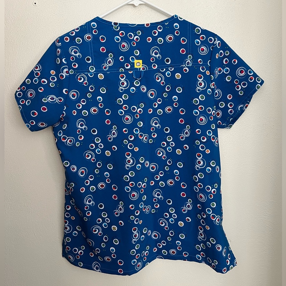 WONDER WINK Scrub Tops Green and Black plus Blue Patterned Women's Size M 2 TOPS - Picture 13 of 13